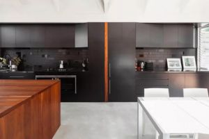 【杭州奥林装饰】厨房里的黑色时尚，品位现代设计！