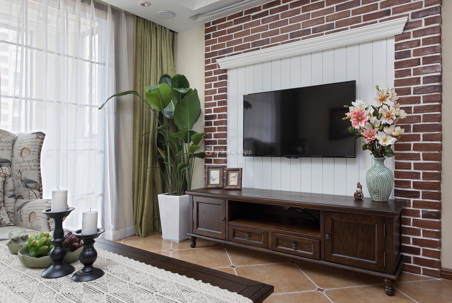 上海美式风格两室一厅客厅电视柜装修效果图  