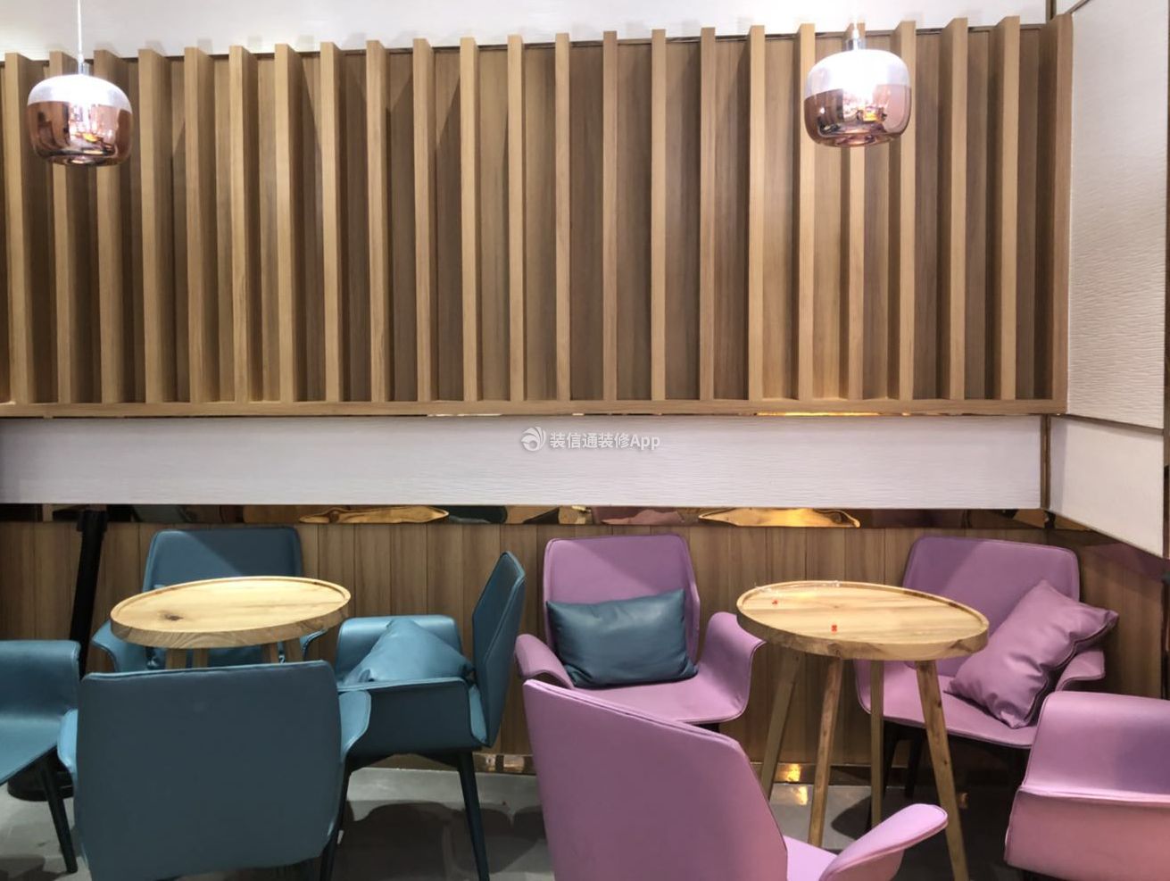 2023武汉奶茶店桌椅装修设计图片