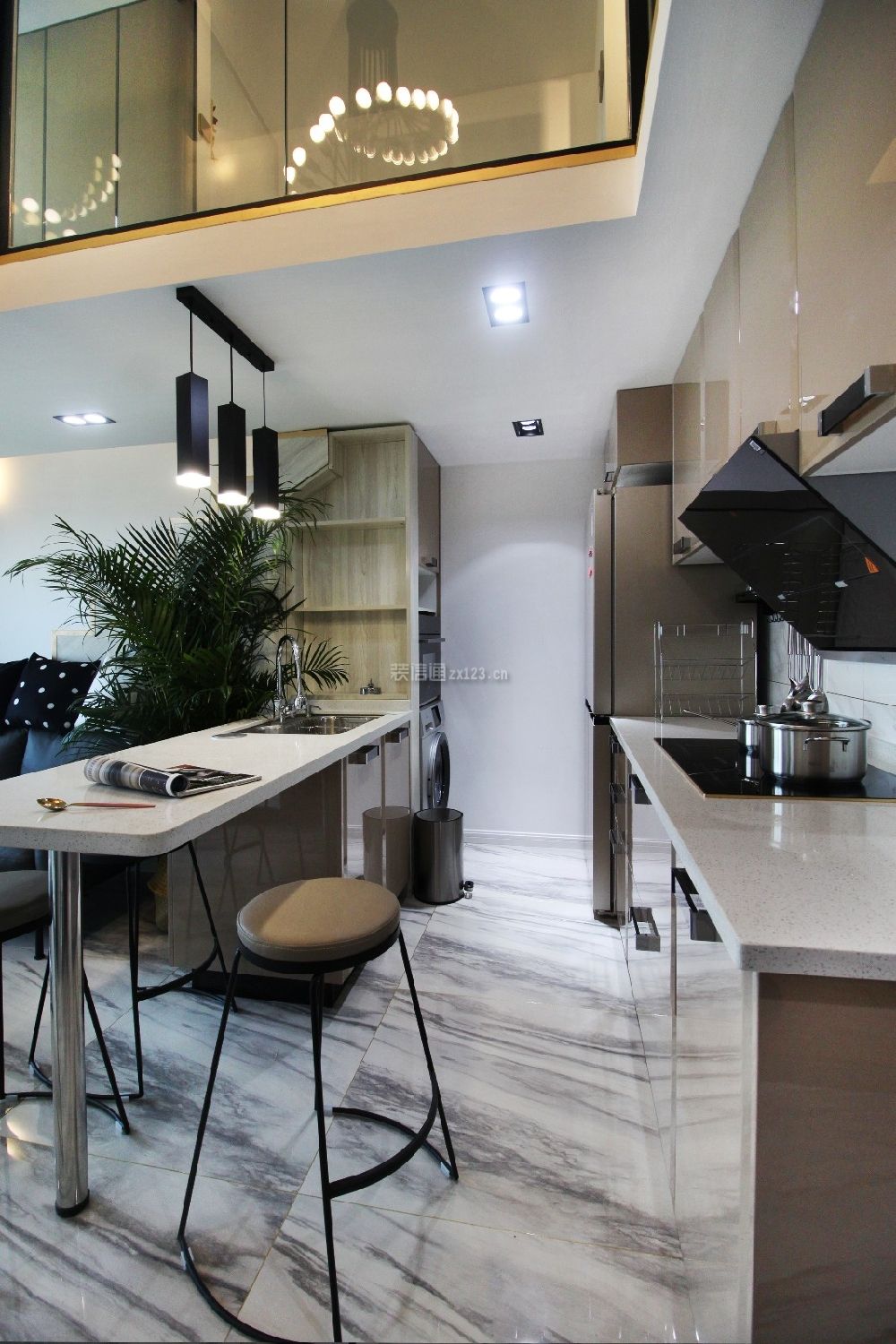 嘉鸿大厦48平小户型复式现代简约风格装修案例