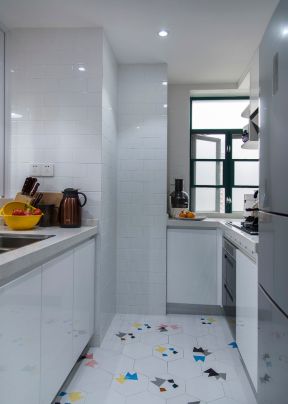 小户型厨房图片 小户型厨房装修设计 厨房地砖图片 