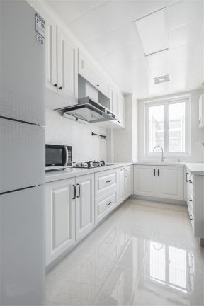u型厨房装修设计效果图  厨房橱柜效果图片欣赏