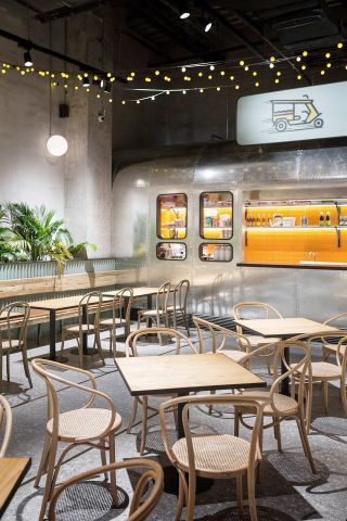 广州特色茶餐厅店面装修设计实景图