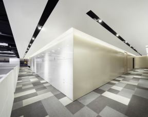 南京高档写字楼室内走廊装潢设计实景图