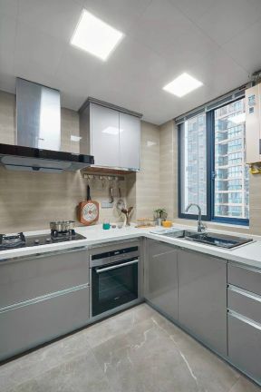 110平方现代简约厨房装修效果图片欣赏