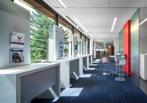 600平米办公室装修现代风格效果图案例