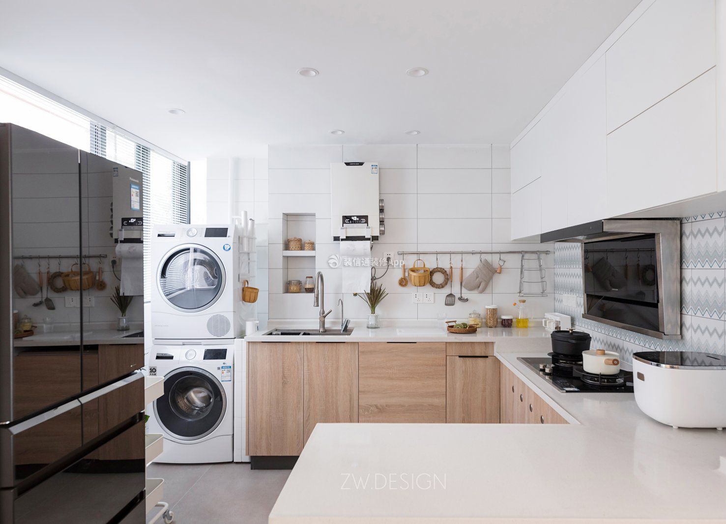135平北欧风格家庭厨房装修设计图片: