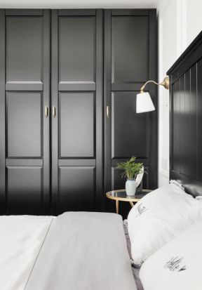 欧式风格卧室黑色衣柜装修设计图片