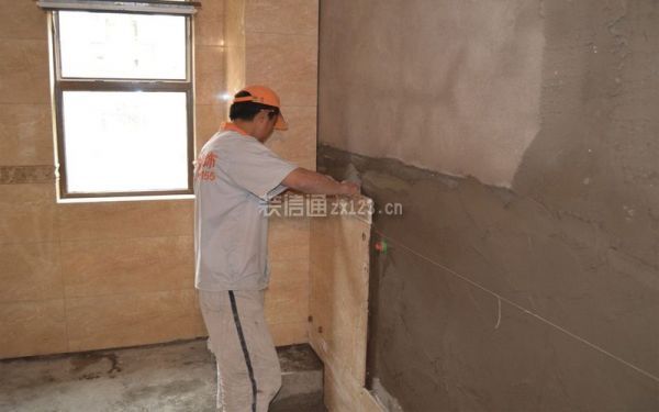 泥瓦工程贴墙砖