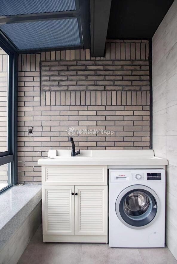 125平家庭阳台洗衣机柜装修设计效果图: