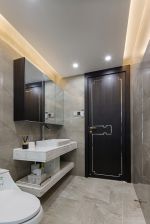 现代风格房子卫生间镜柜装修效果图