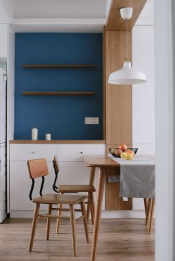 北欧风格餐厅背景墙置物架设计效果图