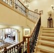 美式别墅楼梯铁艺扶手设计效果图片