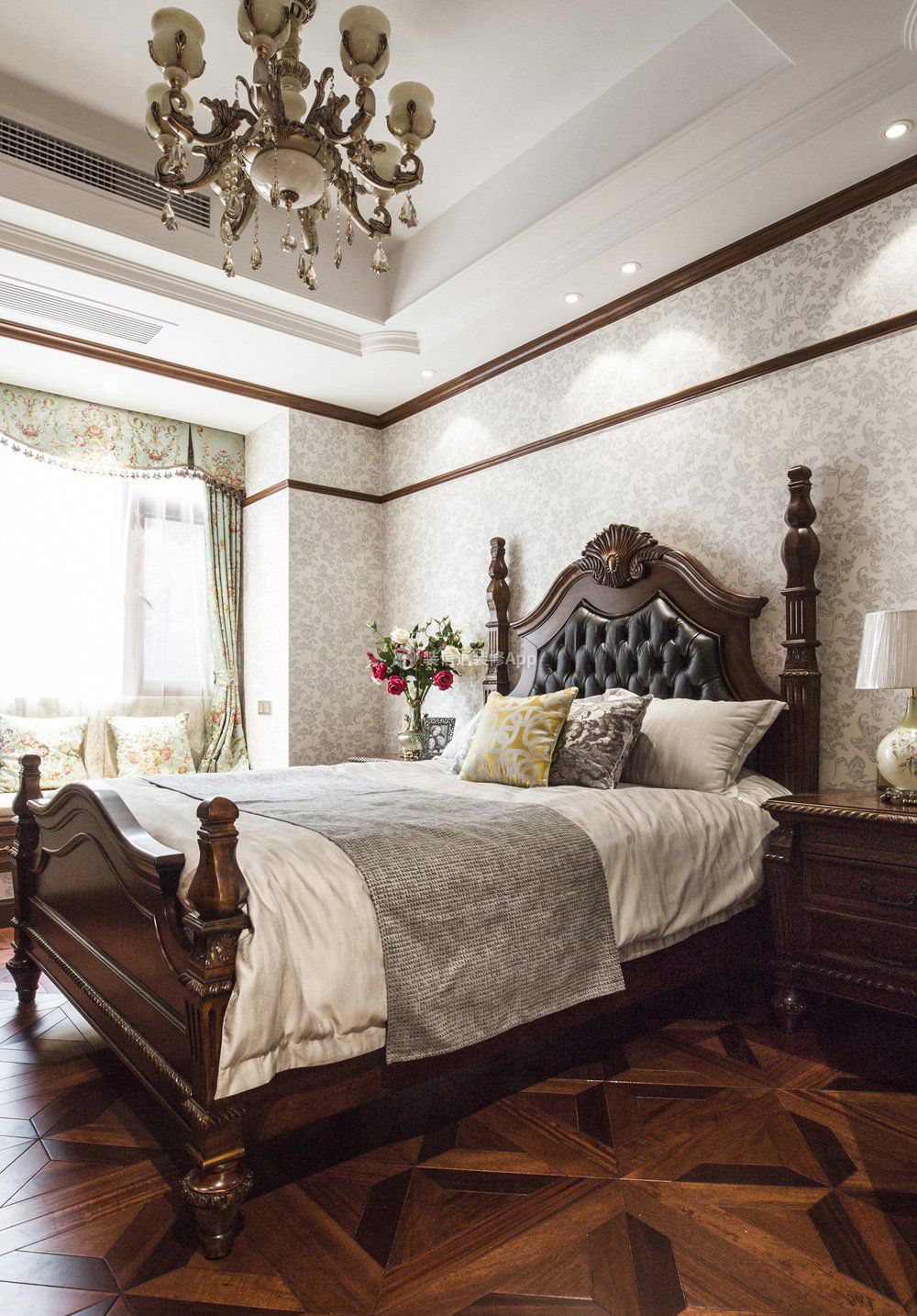 美式风格家庭卧室背景墙装修设计图片