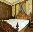 美式古典卧室实木床装修设计图片