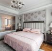 美式风格卧室床头壁纸装修效果图片