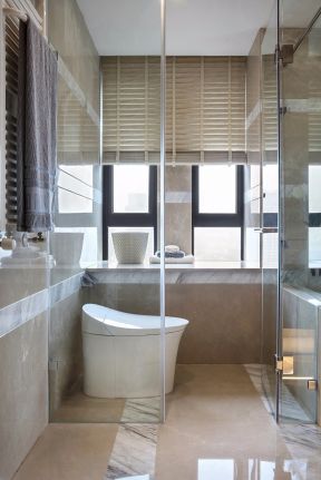 150平四居室卫生间玻璃隔断设计图