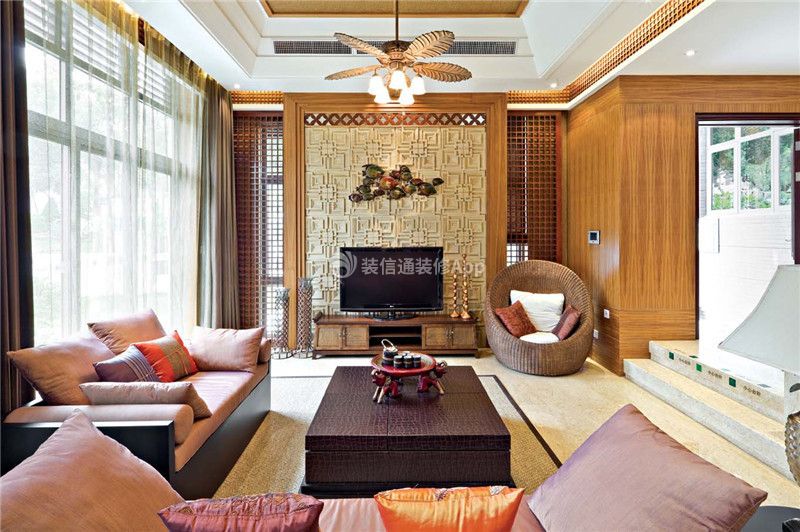 东南亚风格别墅客厅电视墙造型装修图片