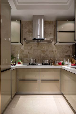 100平米现代U型厨房装修设计效果图