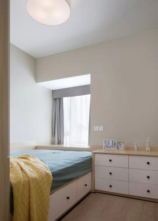 100平米现代简约卧室装修效果图