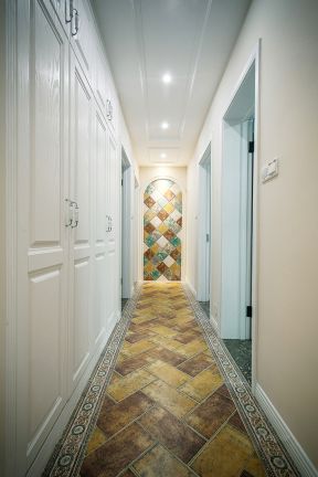 欧式走廊装修效果图  欧式走廊装饰设计图片