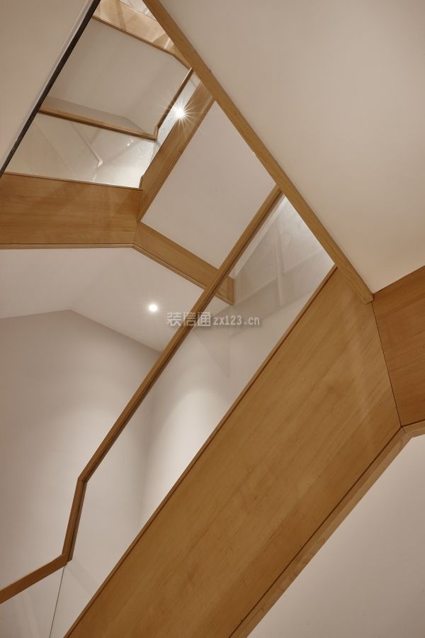 新中式别墅楼梯设计效果图