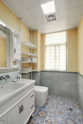 家庭卫生间装饰 家庭卫生间装潢 小型卫生间装修效果