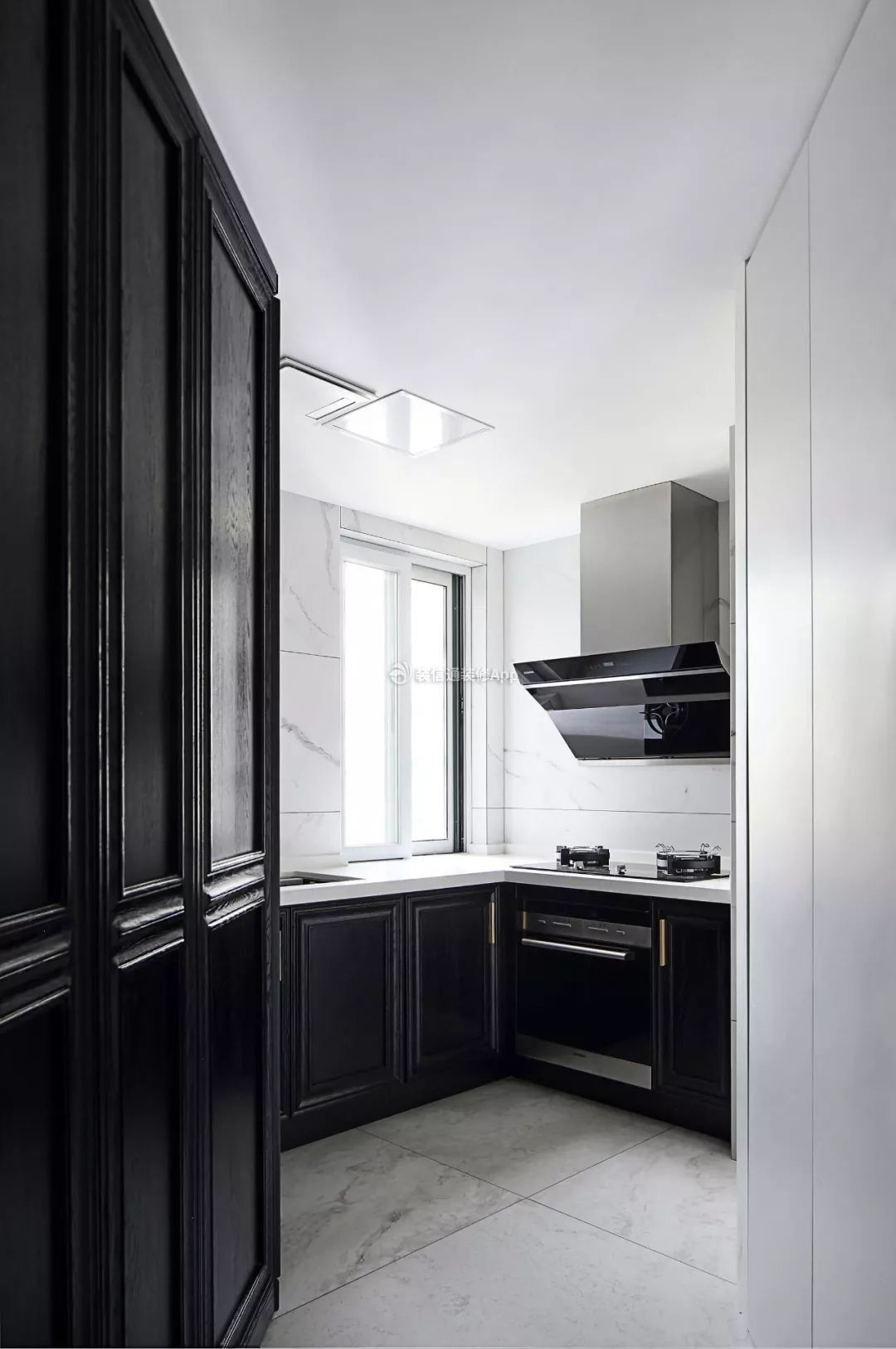 130平米欧式厨房黑色橱柜装修效果图