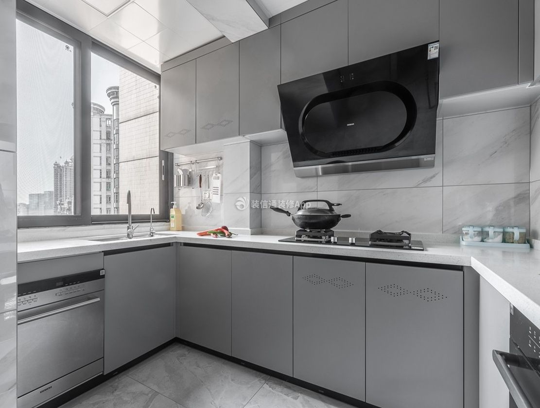 80平米现代简约厨房装修效果图片