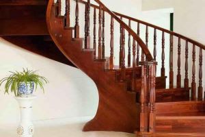 【中海唯邦装饰】实木楼梯如何清洁 实木楼梯需要铺垫子吗