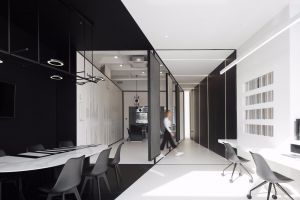 [南京寸界装饰]极简黑白陈列室办公室，这样设计才高级！