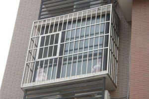阳台防盗窗的安装