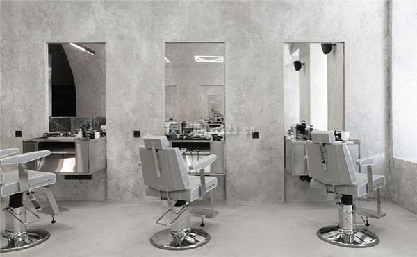 3,灯光的用法是理发店最常用的,可以通过各色节能灯,太阳灯,射灯结合