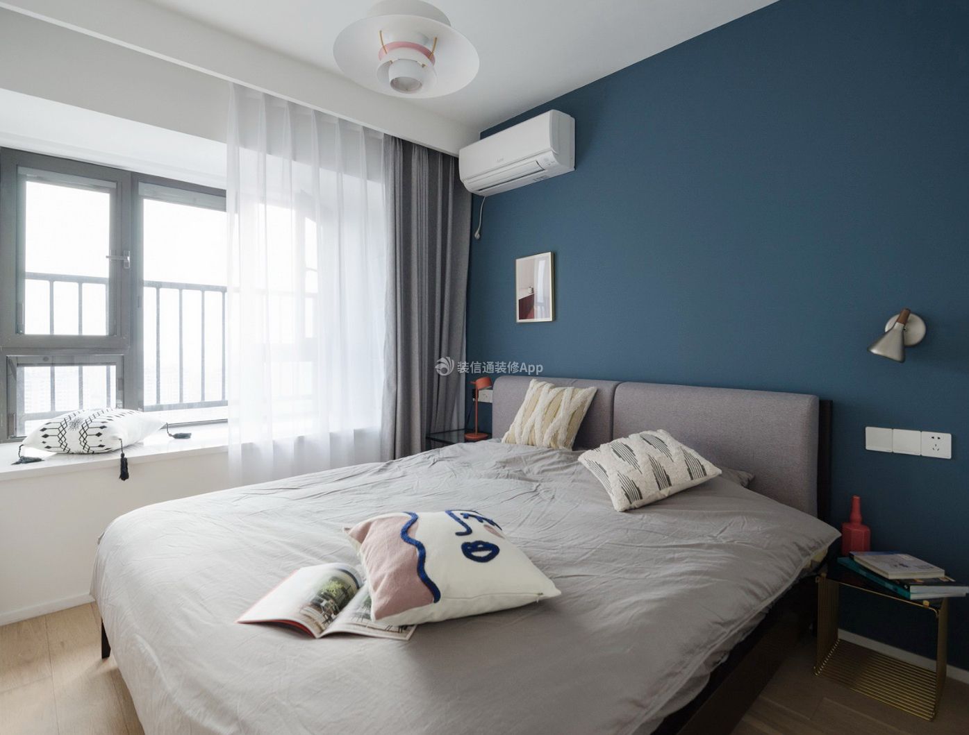 90平米房屋卧室蓝色背景墙装修效果图