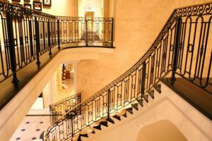 [邛崃顺鑫如意装饰]楼梯扶手材质有哪些 楼梯扶手的选择技巧