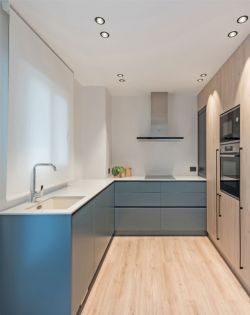 90平米房屋厨房橱柜颜色搭配装修效果图