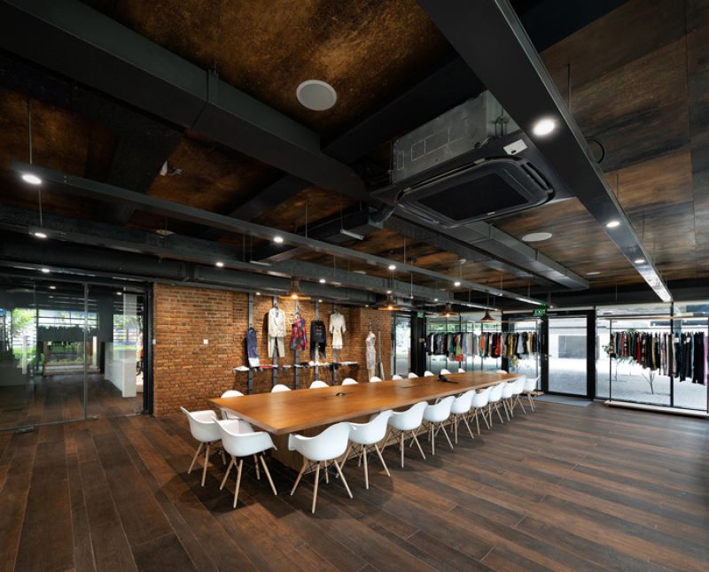 服装工厂工业风1500平米办公室装修案例