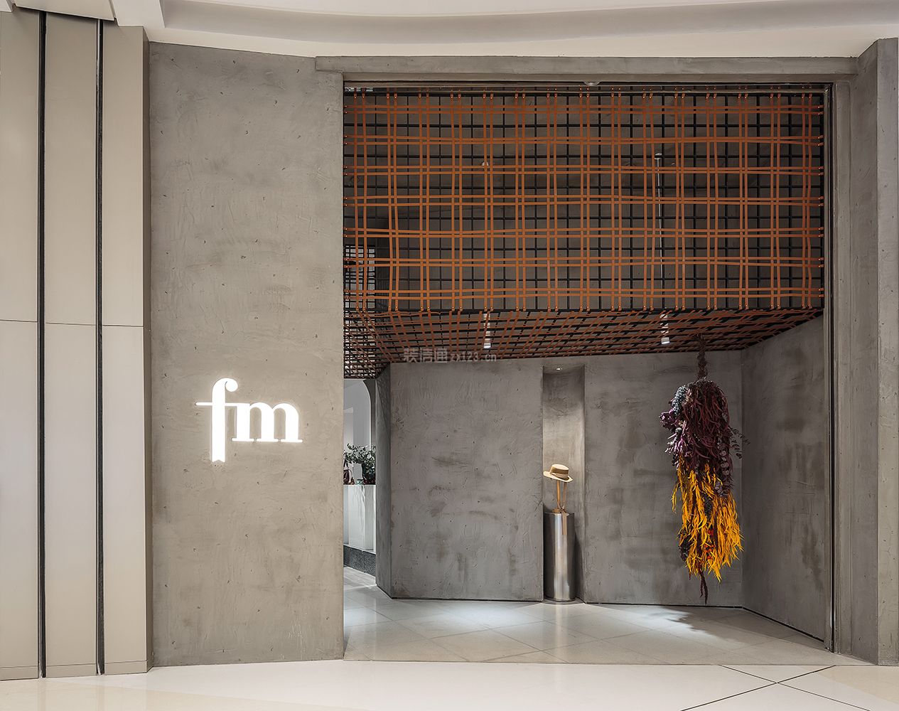 成都服装店简约轻奢风格80平米装修案例