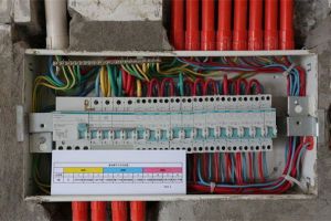 [北京领筑制造装饰]什么是强电、弱电?强电、弱电的铺设有什么讲究?