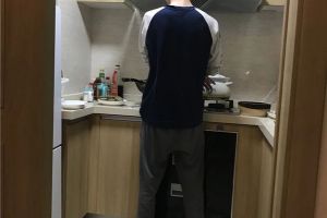 [北京精兴装饰]厨房油烟机应该包进橱柜里吗？