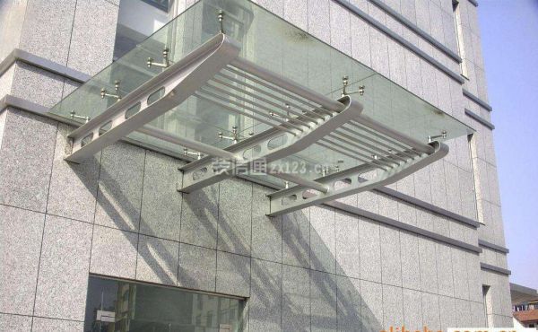 3,玻璃雨棚预埋件安装处理根据土建标高基准线测预埋件标高中心线