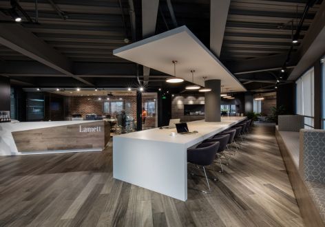 300平米地板品牌办公空间装修案例