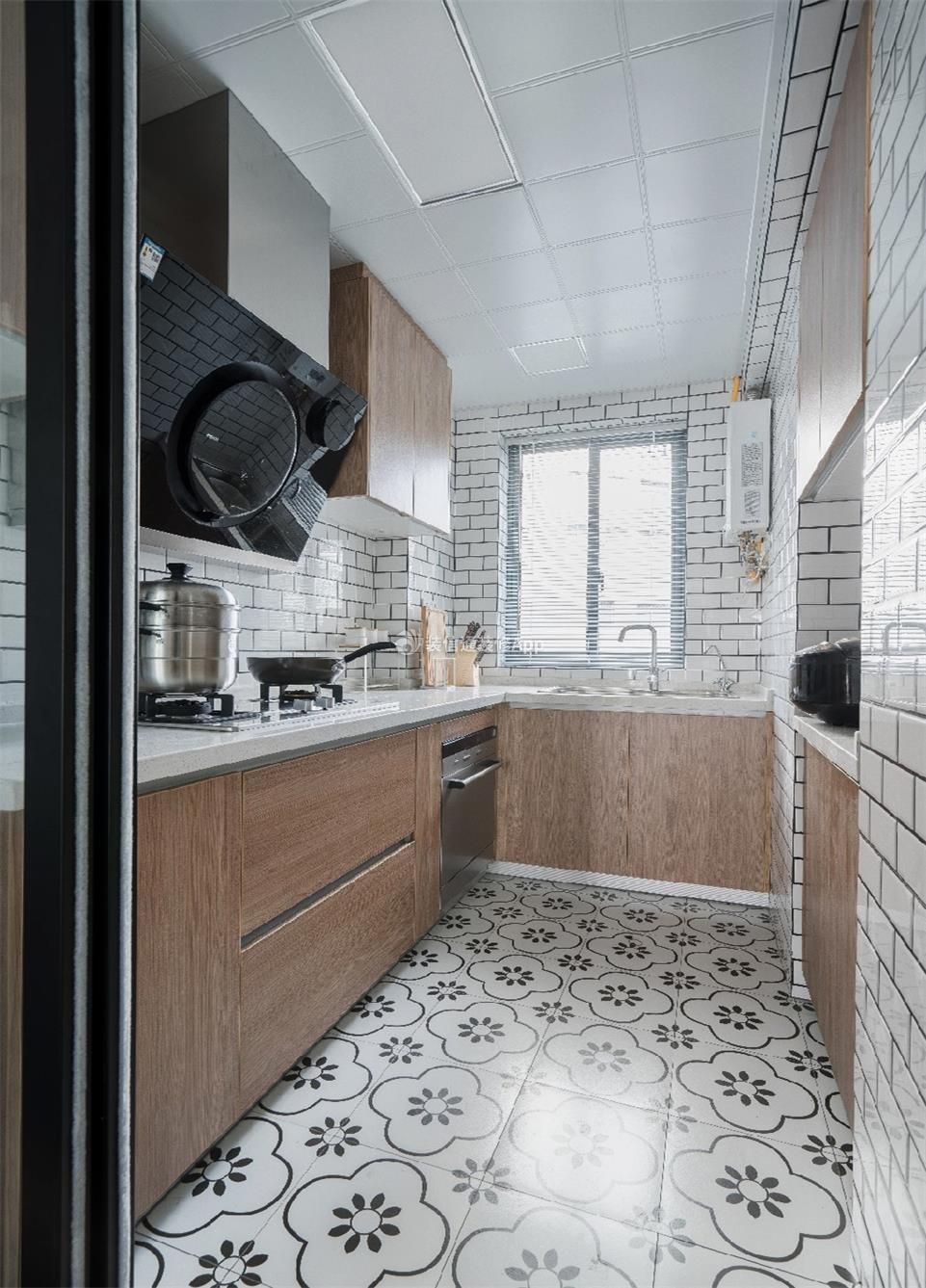 78平米两室厨房地面瓷砖装修效果图片