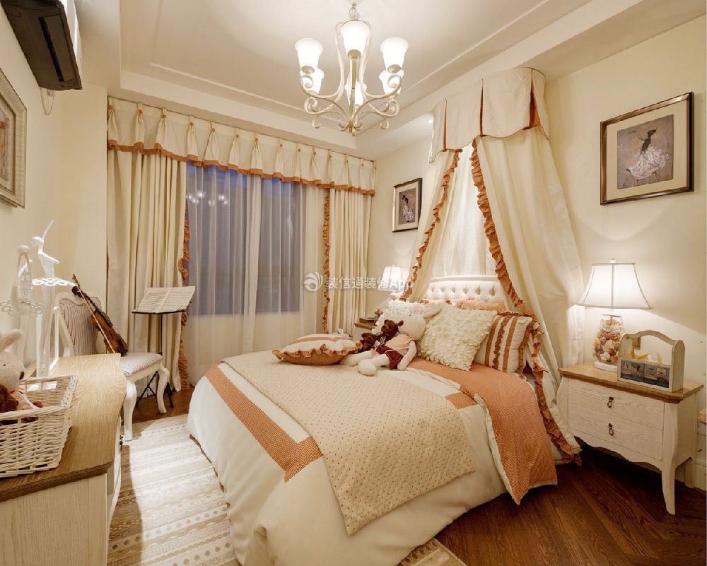 美式风格主卧室床幔装修效果图片