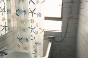 [广州时代装饰]小卫生间浴帘如何选购 牢记这4点就够了