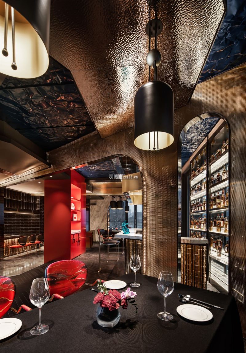 1000平方西餐厅轻奢风格装修案例