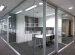 [深圳天象一建装饰]办公室玻璃隔断作用 办公室玻璃隔断优点