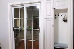 厨房门与卫生间门怎么装修
