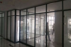 办公区玻璃隔断