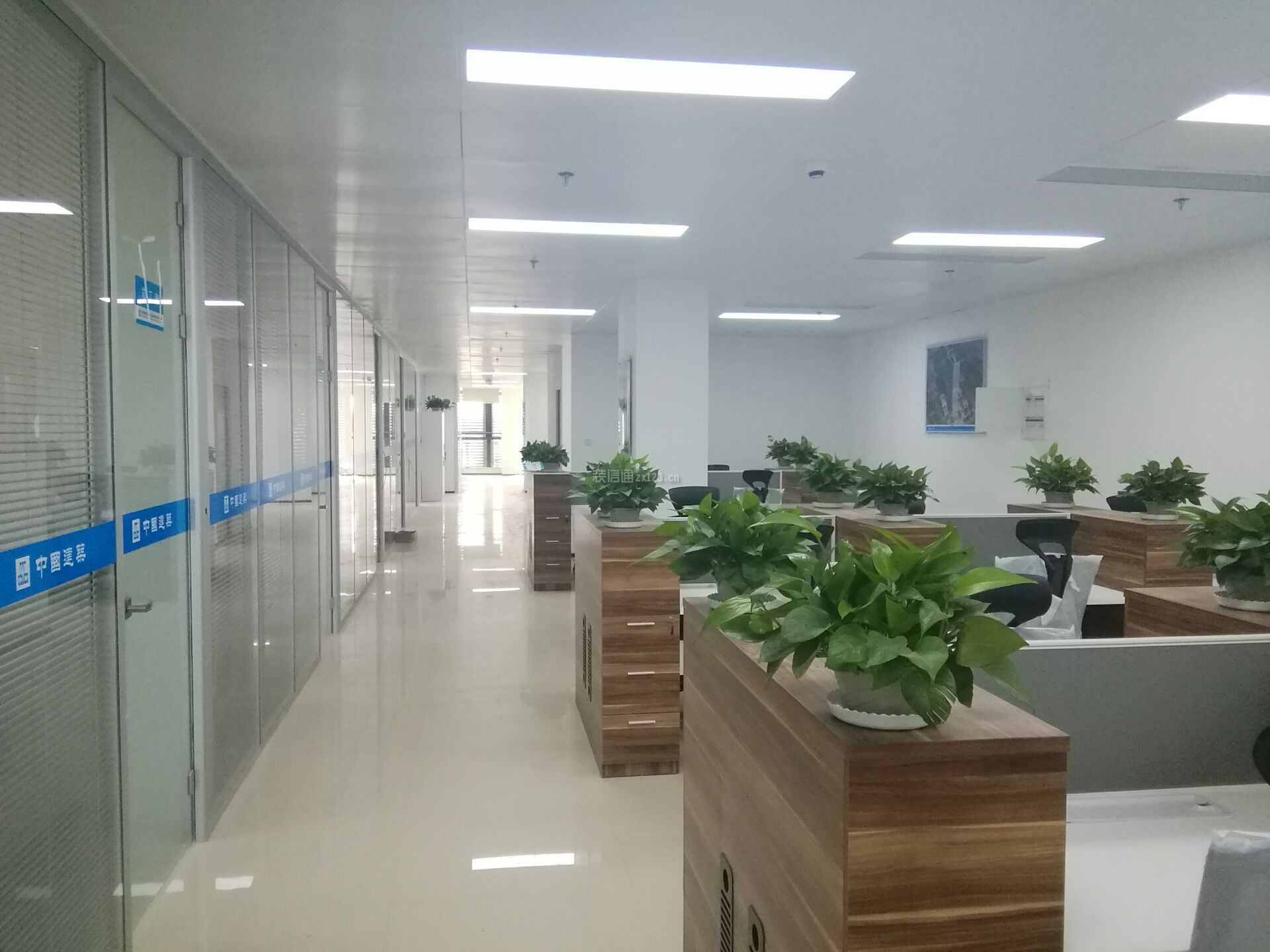 800平米中建八局办公室现代简约装修案例